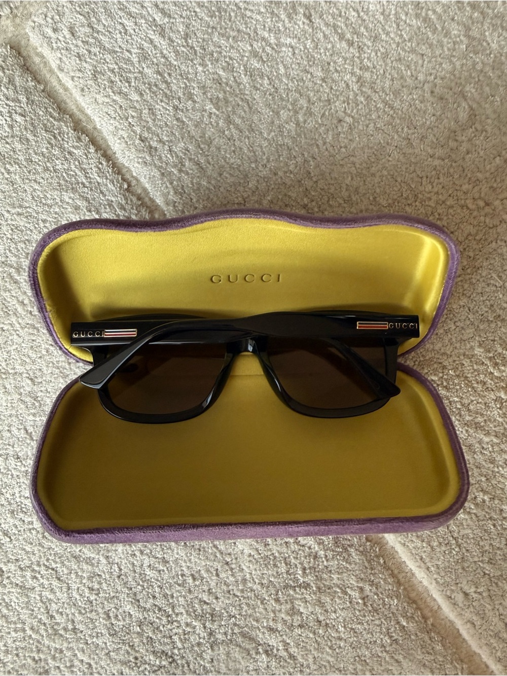 Gucci Black Sunglasses with Velvet Case - Picture 2 of 4